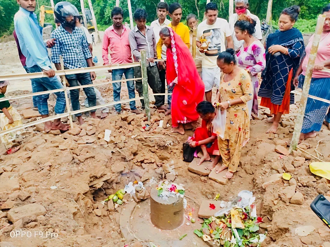 सर्लाहीमा पोखरी खन्ने क्रममा शिवलिङ्ग फेला, धार्मिक चहलपहल बढ्यो