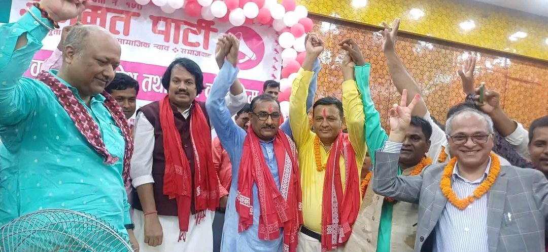 जसपामा ठूलो धक्का : प्रमोद गुप्ता र पारस साहसहित ५०० जना जनमत पार्टीमा प्रवेश