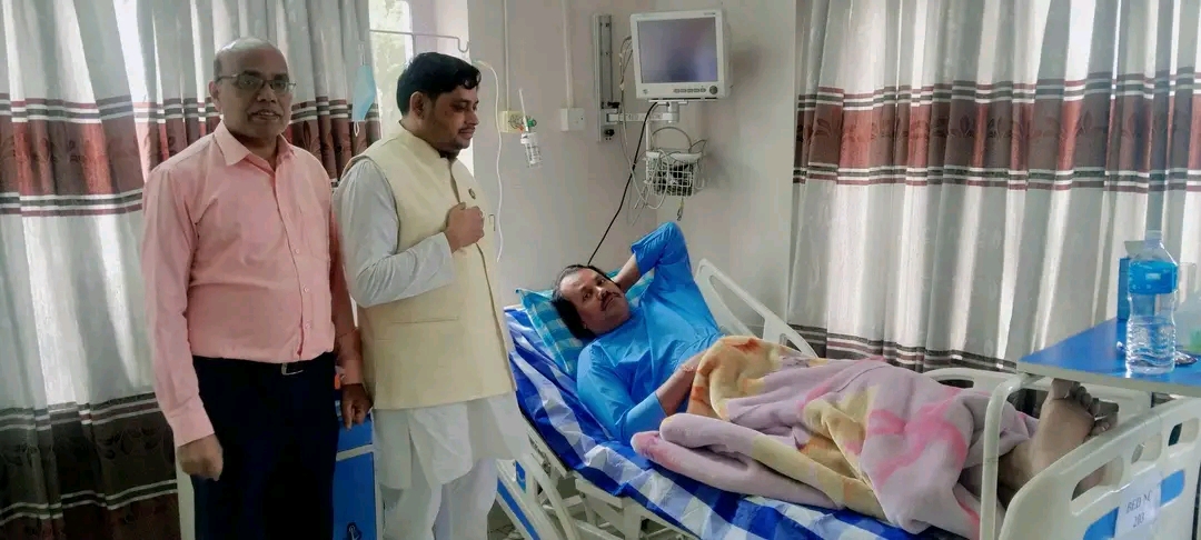 डा.राउतको स्वास्थ्य अवस्था बुझ्न अब्दुल खान अस्पताल पुगे
