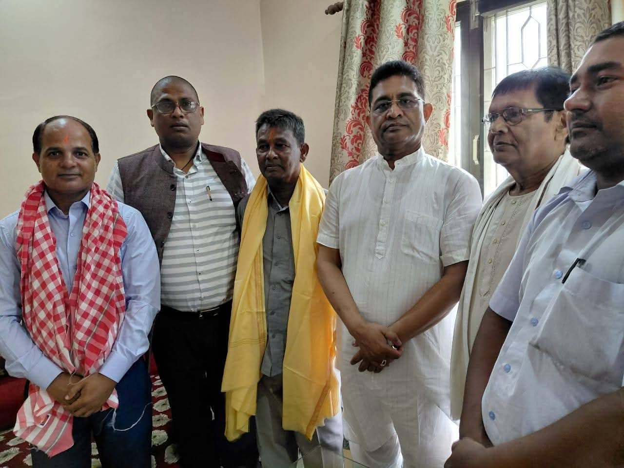कमला नगरपालिका-५ का वडाध्यक्ष पासमान एमाले प्रवेश