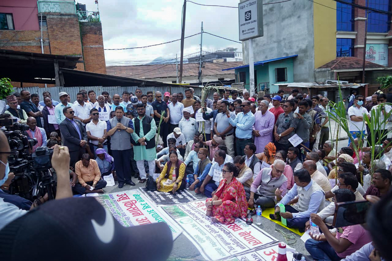उखु किसानको मागप्रति नेताहरूको ऐक्यबद्धता (तस्बिरहरू)