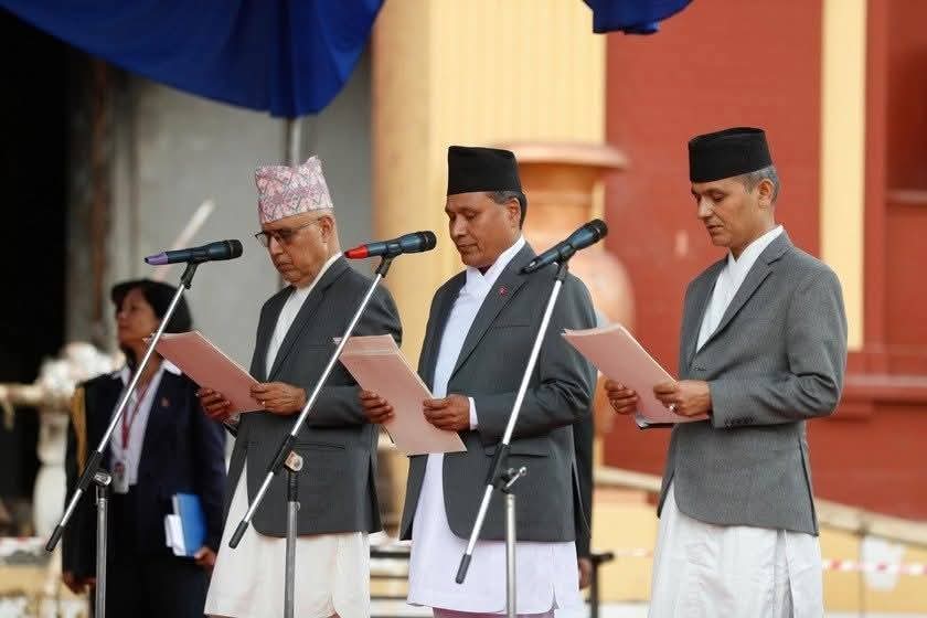 नवनियुक्त तीन मन्त्रीले लिए शपथ