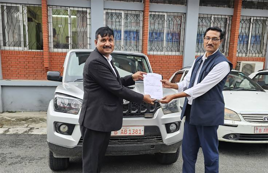 संसदीय समितिका गाडी फिर्ता गर्दै सभापति