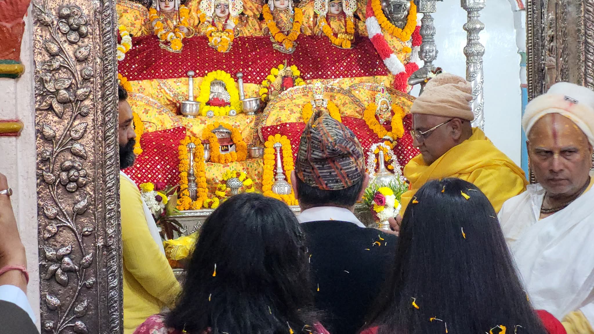 पूर्वराजा ज्ञानेन्द्र शाहले गरे जानकी मन्दिरमा दर्शन