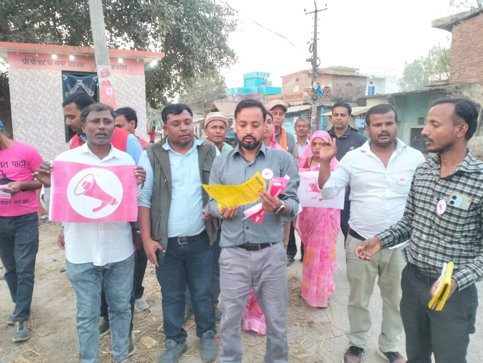 धनुषा–२ मा डा. सुरेन्द्र यादवको घरदैलो तीव्र, स्थानीयसँग सिधा संवाद