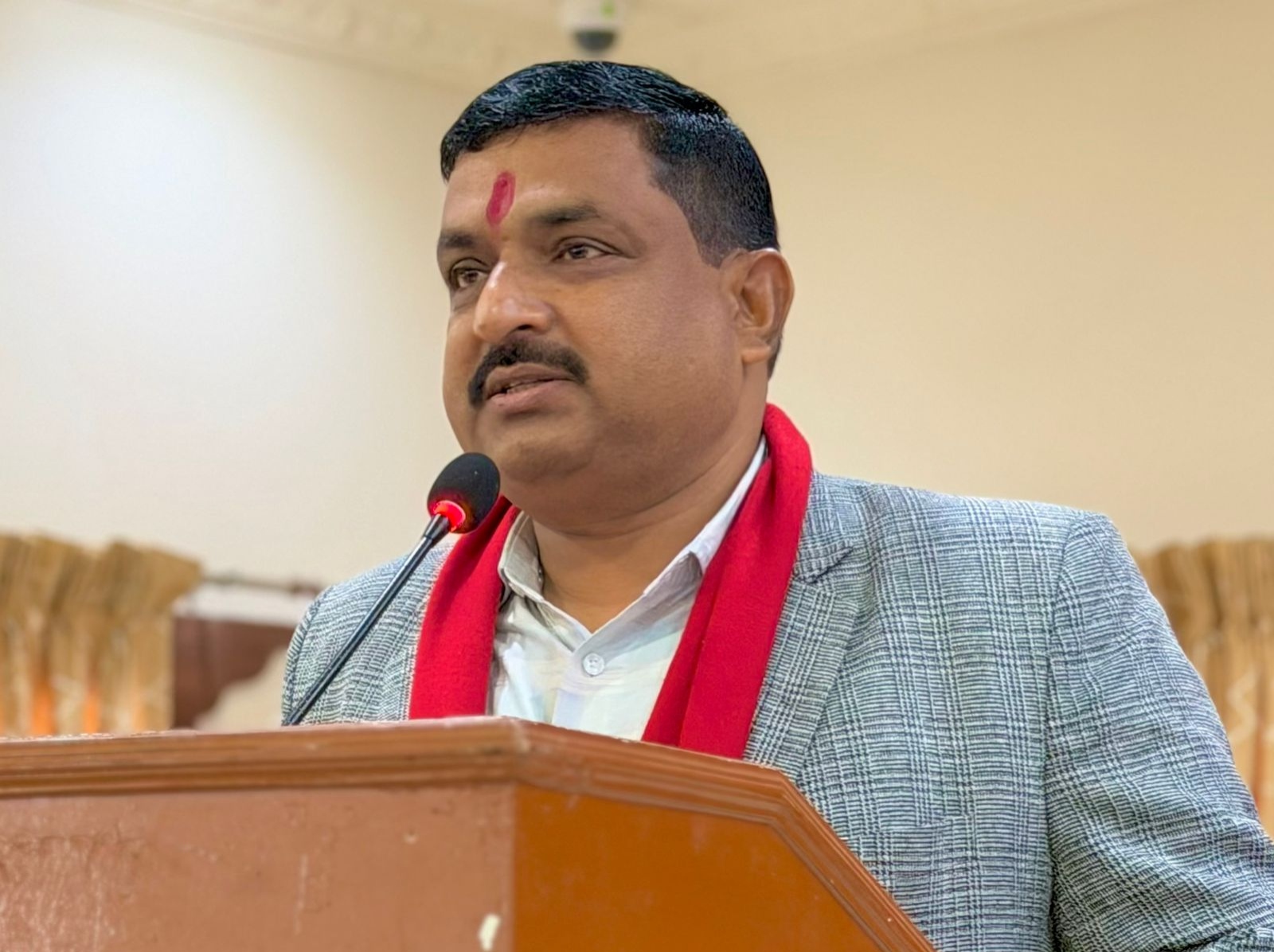 सीमा भन्सार कडाइ र सडक व्यवस्थापनले मधेशमा असर, अर्थमन्त्री यादवको ध्यानाकर्षण