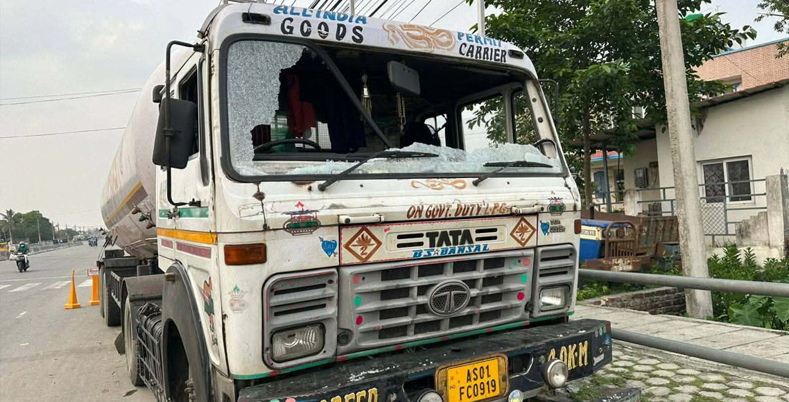 ग्यास बुलेटको ठक्करबाट दुई जनाको मृत्यु