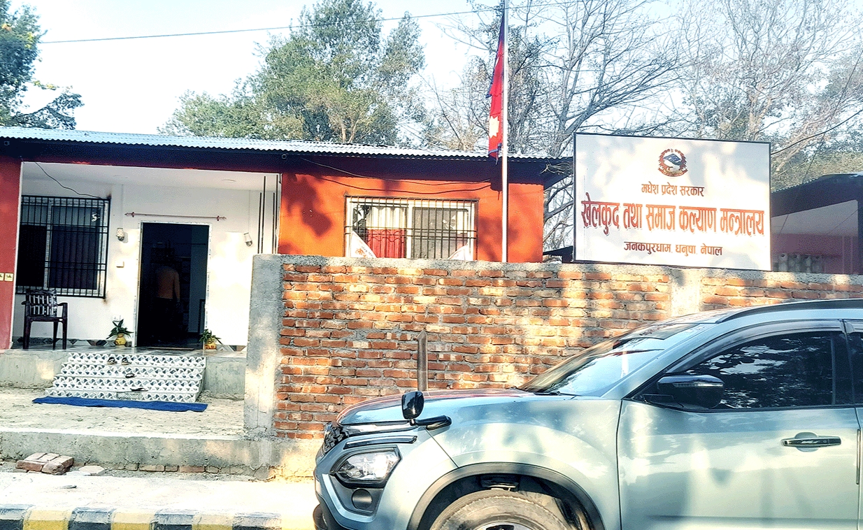 आर्थिक वर्षको अन्त्यतिर कार्यालय प्रमुखको सरुवा, कामकाज प्रभावित