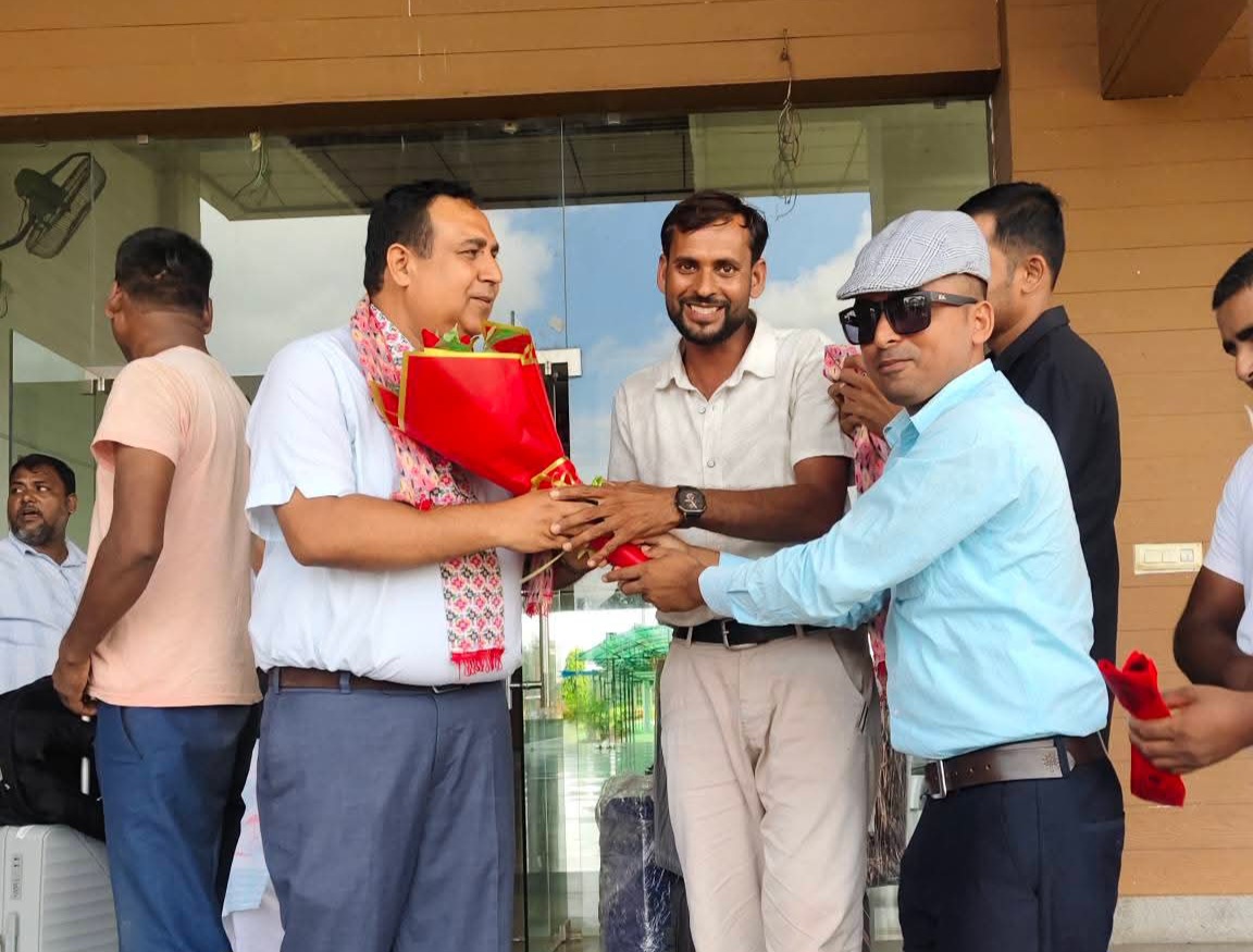 कल्याणपुर नगरपालिकाका प्रमुख प्रशासकीय अधिकृत दाहाललाई जनकपुर विमानस्थलमा स्वागत