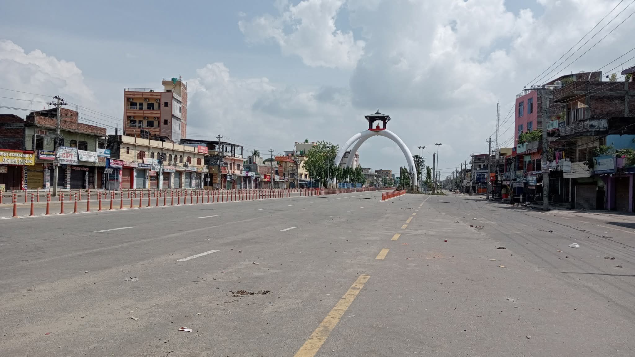 जनकपुरधाम सुनसान : कर्फ्यु उल्लंघन गर्नेलाई उठबस, चौक–चौकमा सेना र प्रहरी तैनाथ