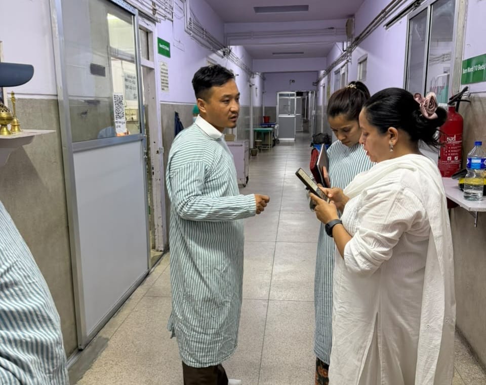 राहदानी विभाग अगाडि आत्मदाहको प्रयास गरेका गणेश नेपालीको वीर अस्पतालमै उपचार जारी