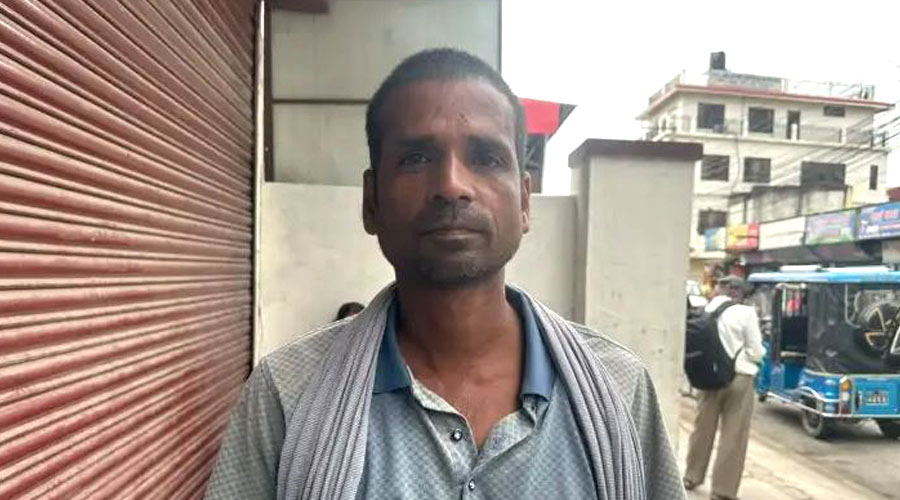 सुनसरी घटना: घाइतेका बुबाको आरोप– ‘सबैको कम्मरमाथि गोली लागेको छ’