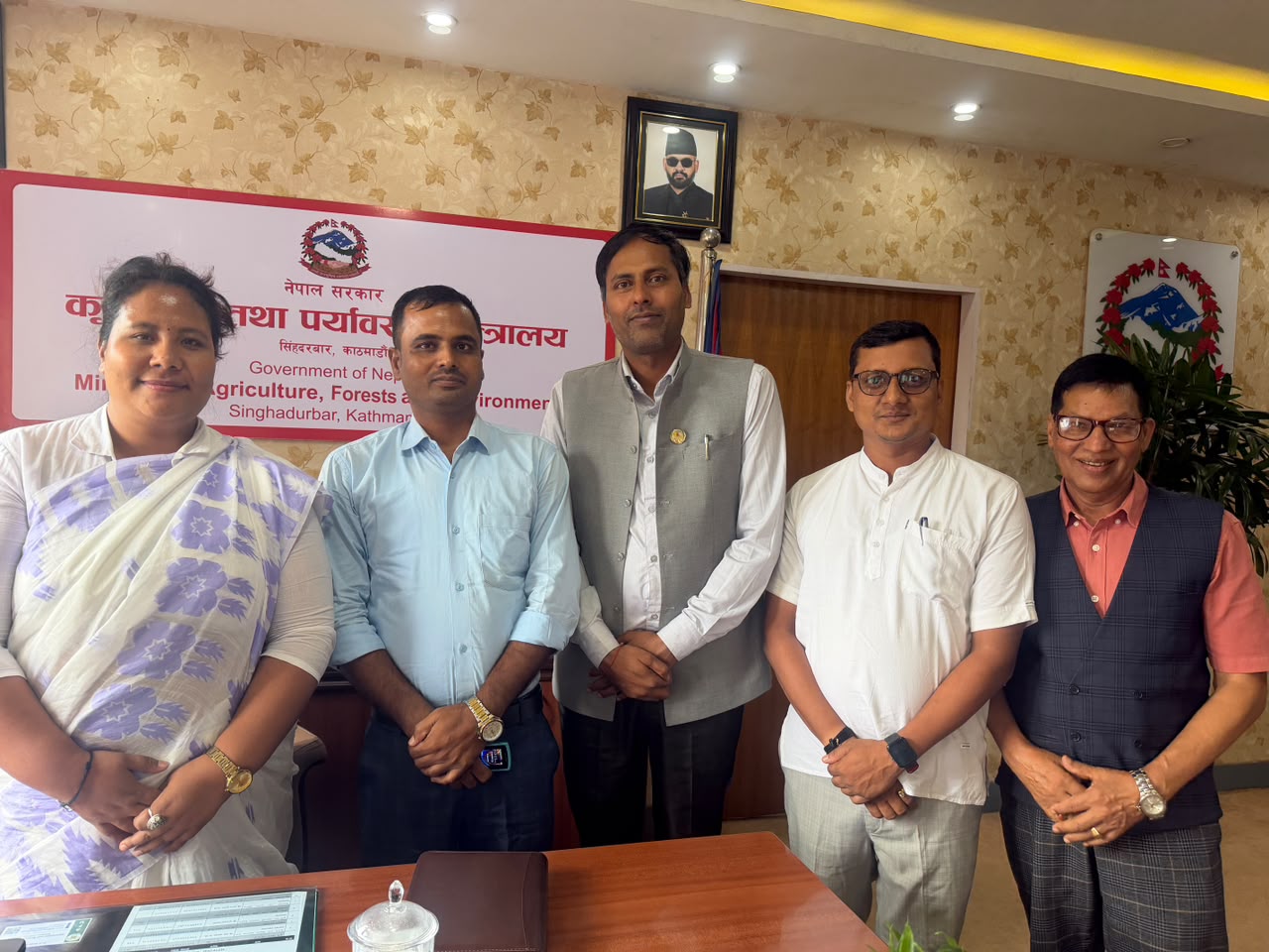 कुखुरा किसानका समस्या लिएर कृषि मन्त्री भेट्न पुगे सांसद यादव