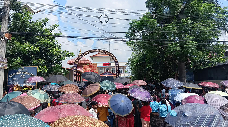 गरिमा हत्या विरोधमा सिमरामा प्रदर्शन, इलाका प्रहरी कार्यालय घेराउ