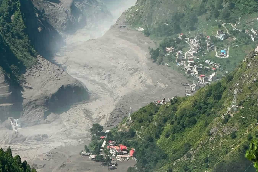 रसुवाको बाढीले जलविद्युत आयोजना र २२० केभी सबस्टेसनमा क्षति, विद्युत आपूर्ति प्रभावित
