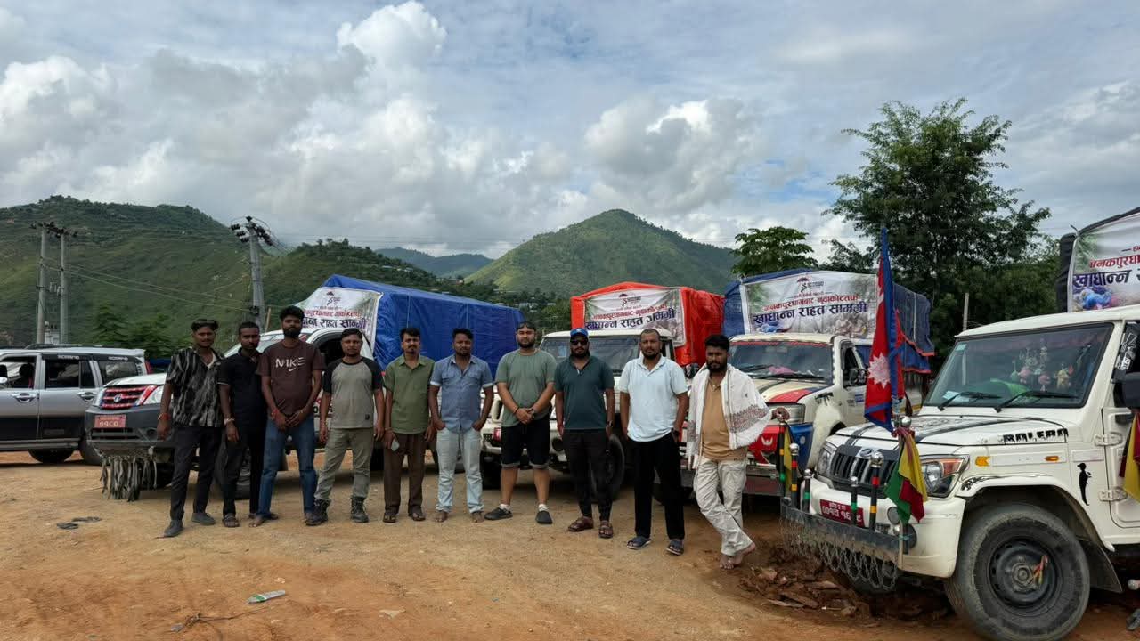 छाता इनिसिएटिभ र संकट मोचन युथ नेटवर्कद्वारा नुवाकोटमा १५ लाखको राहत