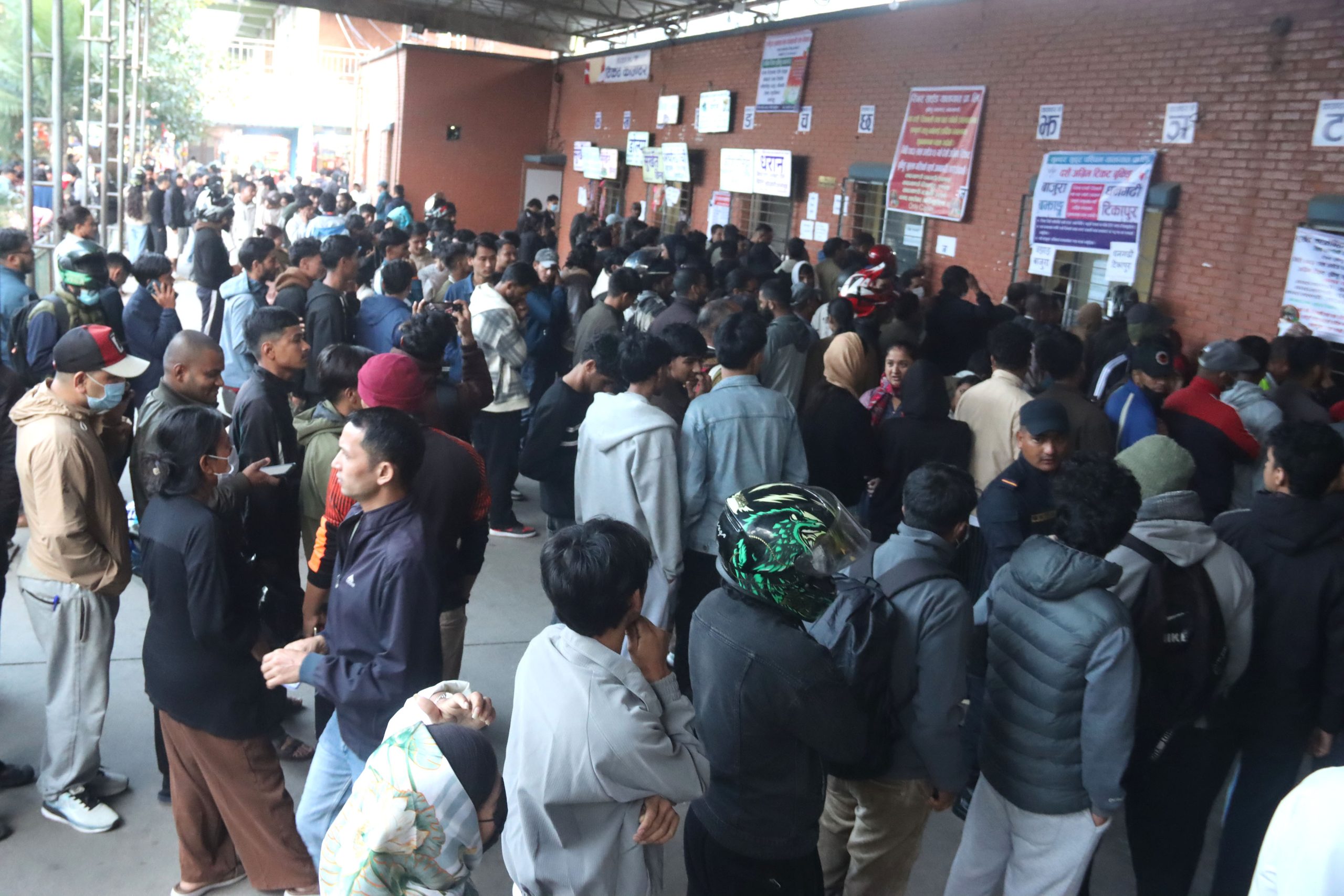 नयाँ बसपार्कबाट ९ दिनमा दुई लाखभन्दा बढी यात्रु बाहिरिए