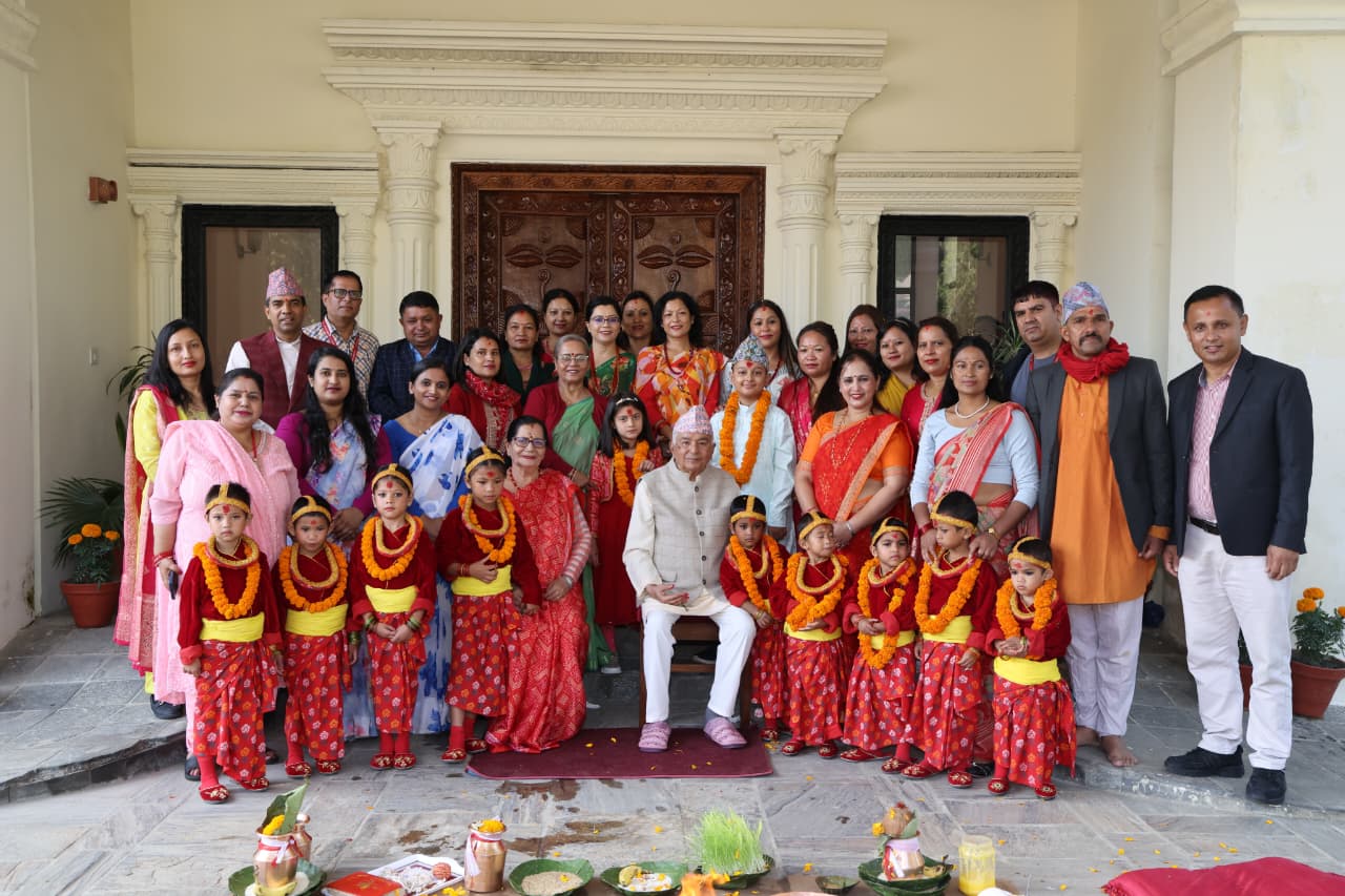 राष्ट्रपति पौडेलद्वारा बडादशैँमा नवकन्याको पूजाअर्चना